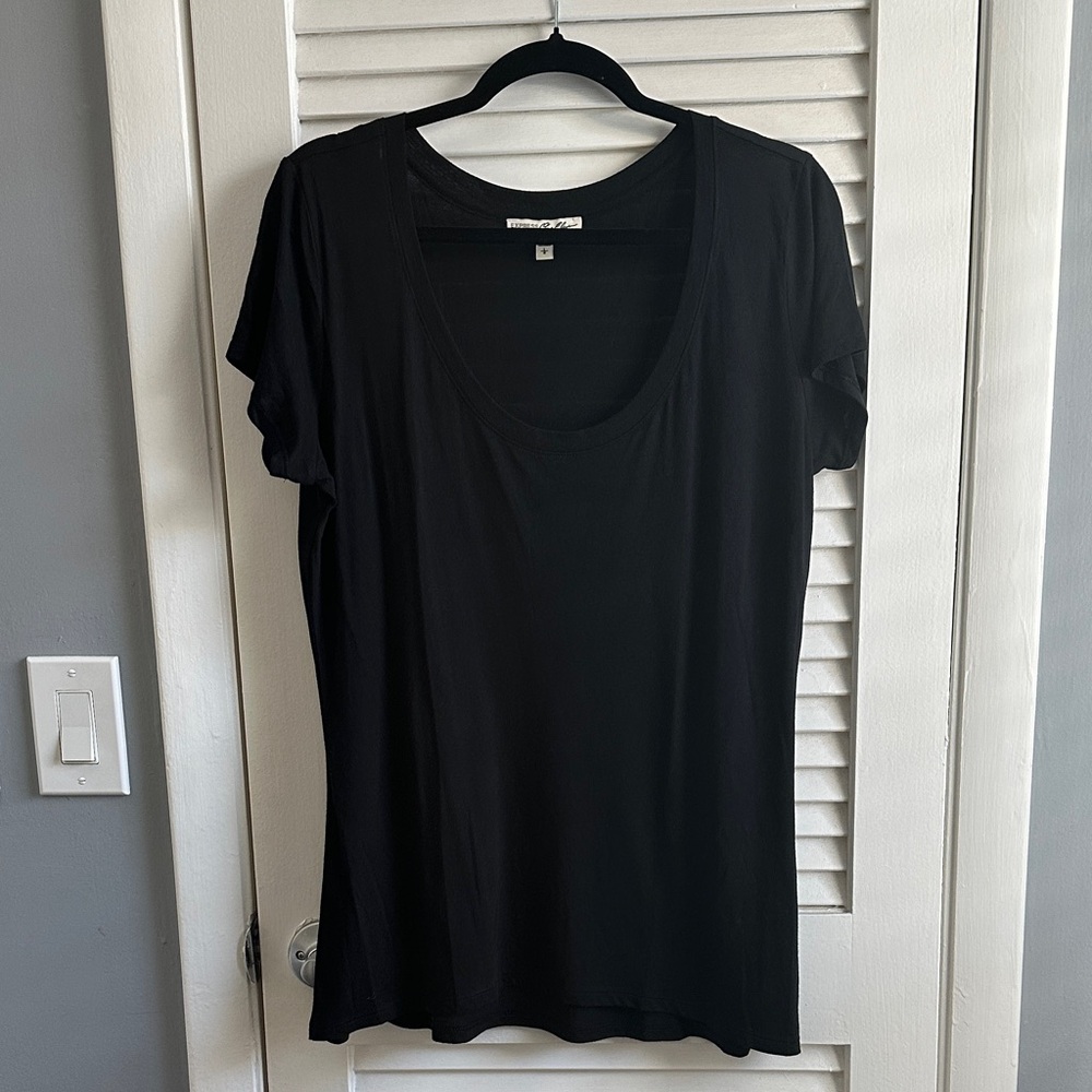 Express NWOT scoop neck tee black Large